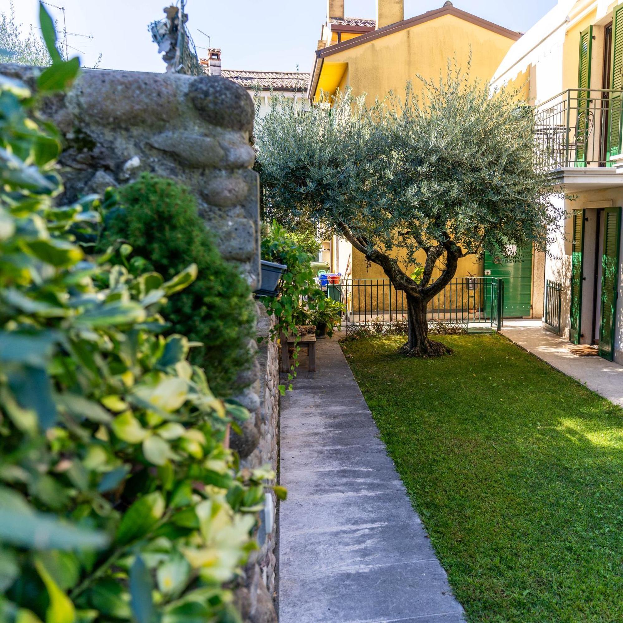 A Casa Di Tom Bed and Breakfast SantʼAmbrogio di Valpolicella Exteriör bild