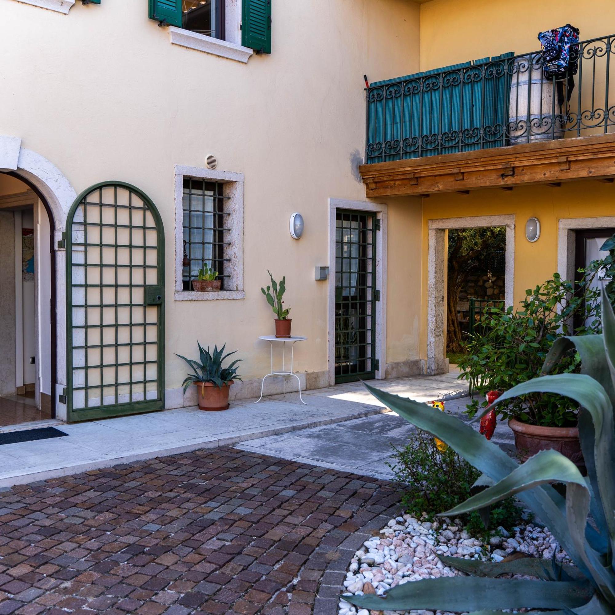 A Casa Di Tom Bed and Breakfast SantʼAmbrogio di Valpolicella Exteriör bild