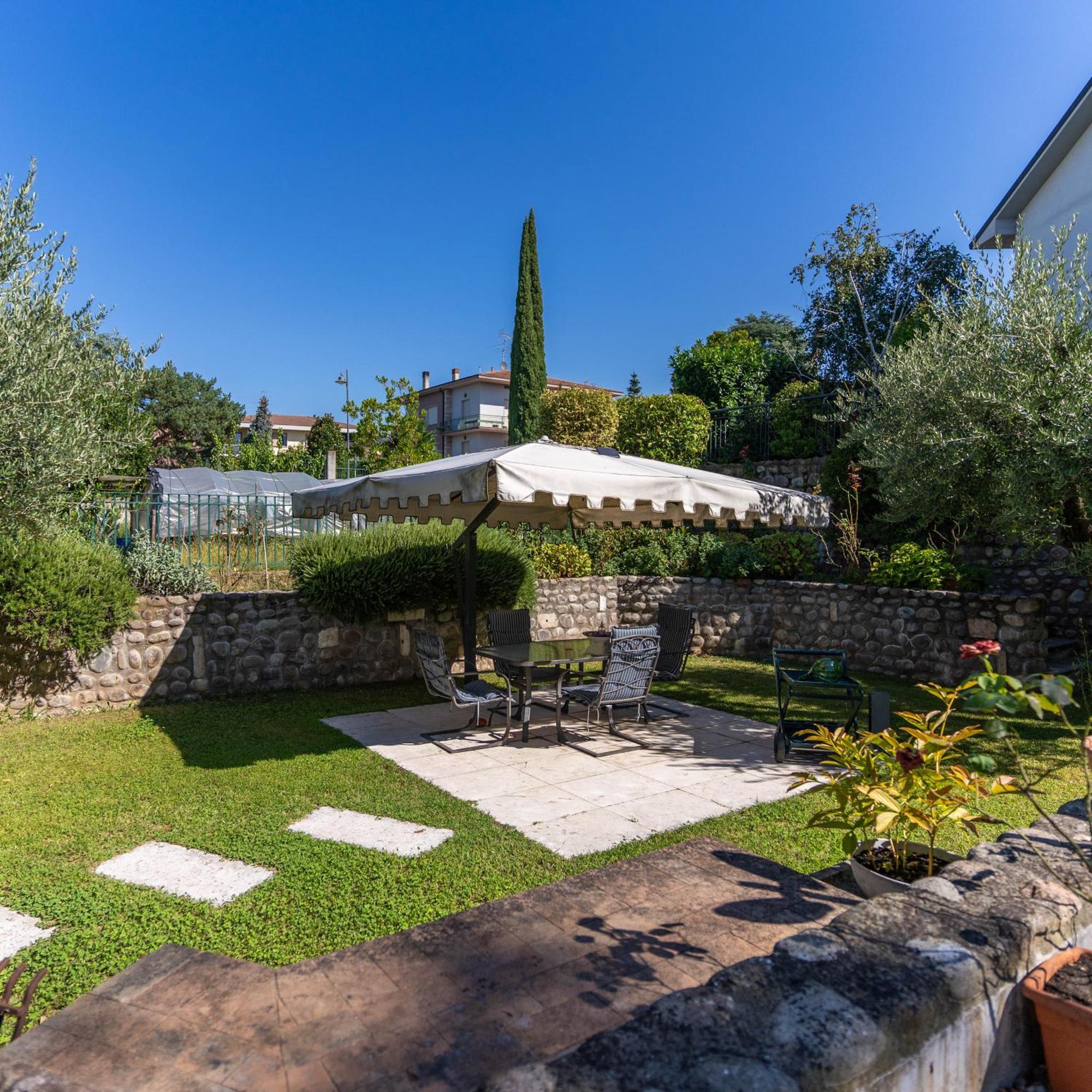 A Casa Di Tom Bed and Breakfast SantʼAmbrogio di Valpolicella Exteriör bild