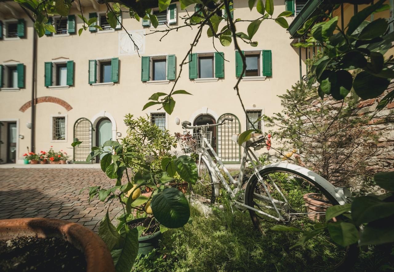 A Casa Di Tom Bed and Breakfast SantʼAmbrogio di Valpolicella Exteriör bild